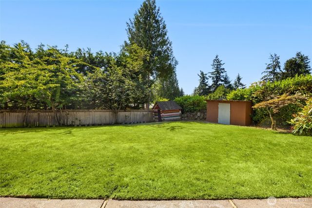 16711 NE 6th Place, Bellevue, WA 98008