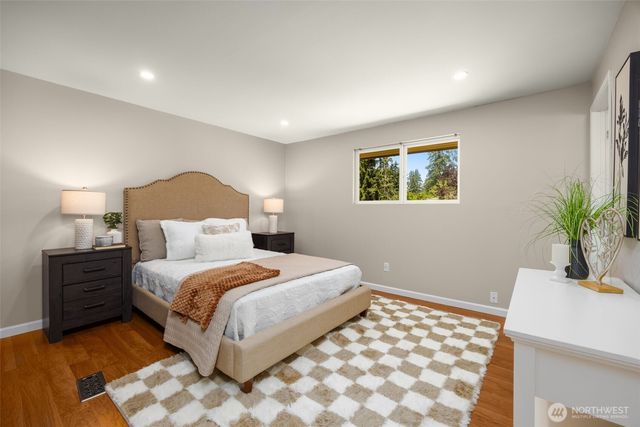 16711 NE 6th Place, Bellevue, WA 98008