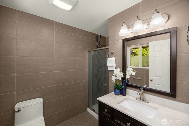 16711 NE 6th Place, Bellevue, WA 98008