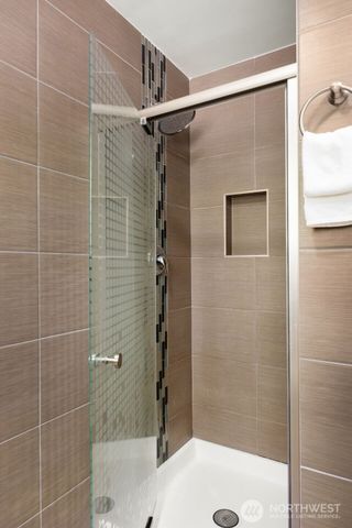 16711 NE 6th Place, Bellevue, WA 98008
