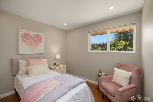 16711 NE 6th Place, Bellevue, WA 98008