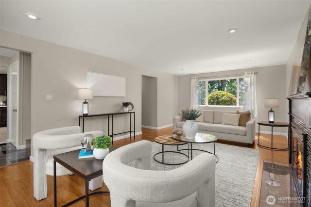 16711 NE 6th Place, Bellevue, WA 98008