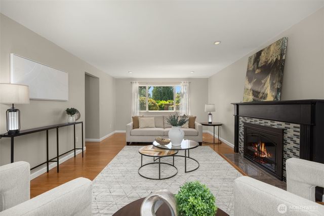16711 NE 6th Place, Bellevue, WA 98008