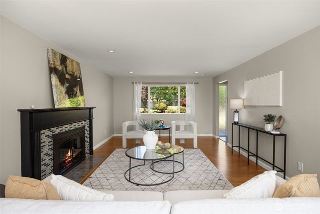 16711 NE 6th Place, Bellevue, WA 98008