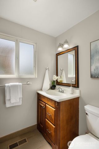 16711 NE 6th Place, Bellevue, WA 98008