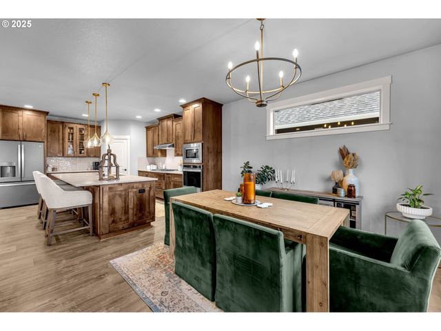 825 S GOOSE Loop, Ridgefield, WA 98642