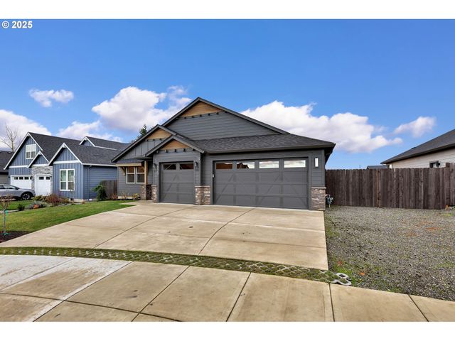 825 S GOOSE Loop, Ridgefield, WA 98642