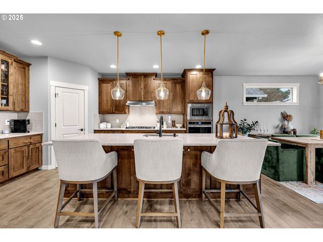 825 S GOOSE Loop, Ridgefield, WA 98642