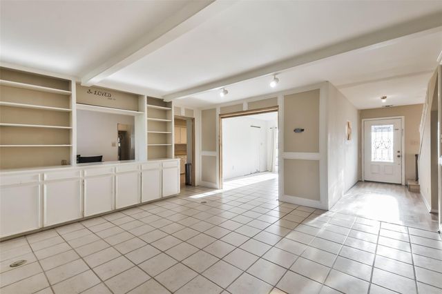 2253 River Valley Drive, West Columbia, TX 77486