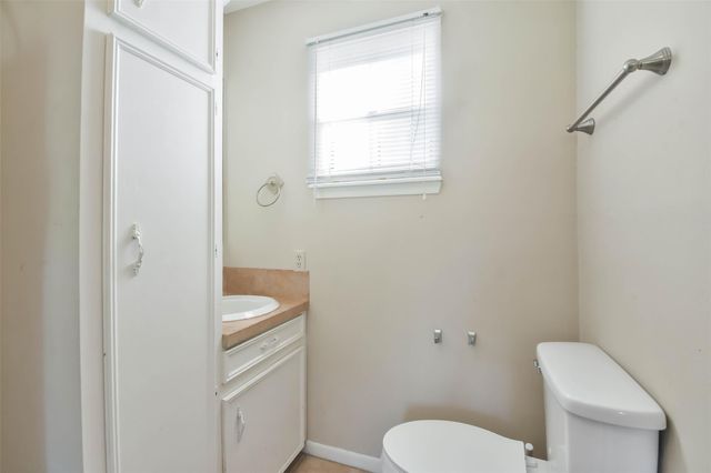 2253 River Valley Drive, West Columbia, TX 77486