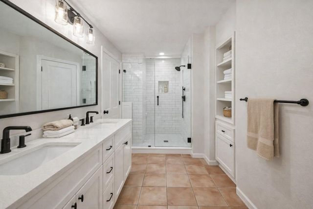 2253 River Valley Drive, West Columbia, TX 77486