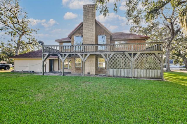 2253 River Valley Drive, West Columbia, TX 77486