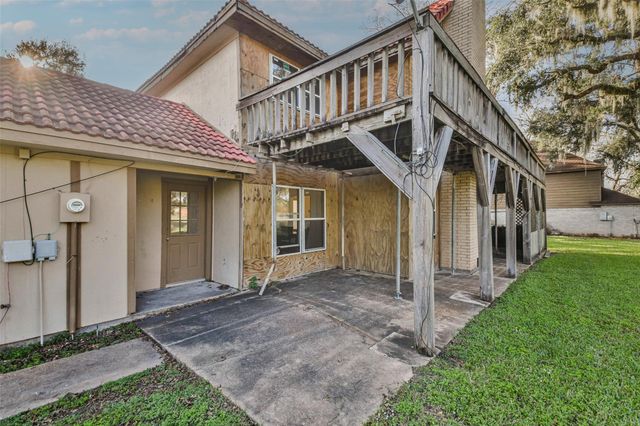 2253 River Valley Drive, West Columbia, TX 77486