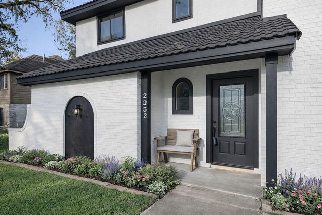 2253 River Valley Drive, West Columbia, TX 77486