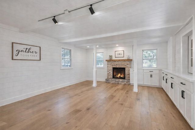 2253 River Valley Drive, West Columbia, TX 77486