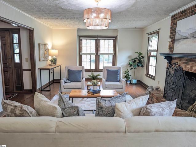 1202 Plantation Drive, Simpsonville, SC 29681