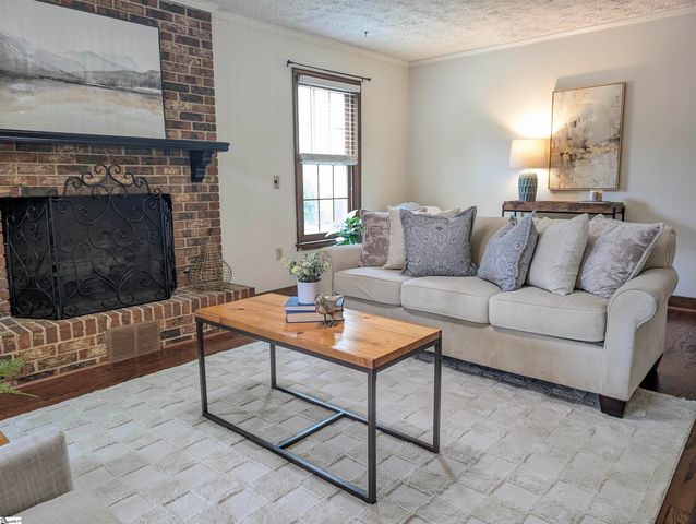 1202 Plantation Drive, Simpsonville, SC 29681