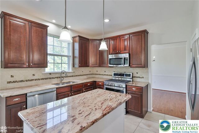 2784 Clark Place, Forks Twp, PA 18040