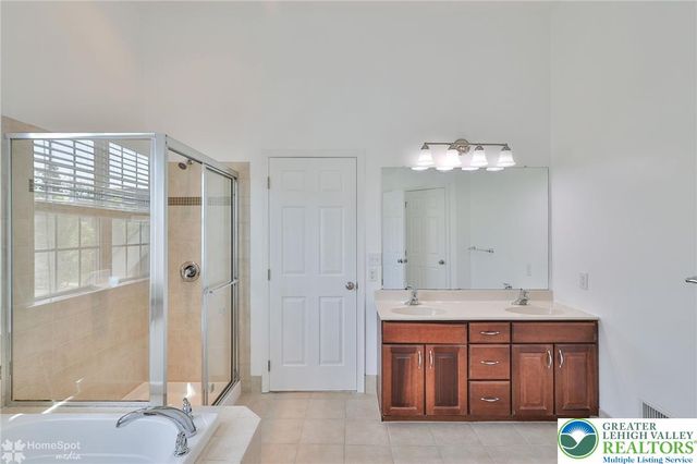 2784 Clark Place, Forks Twp, PA 18040