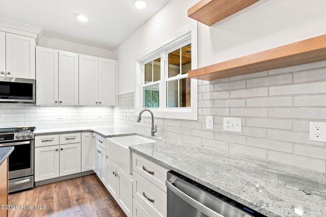 128 Banbridge Drive, West End, NC 27376