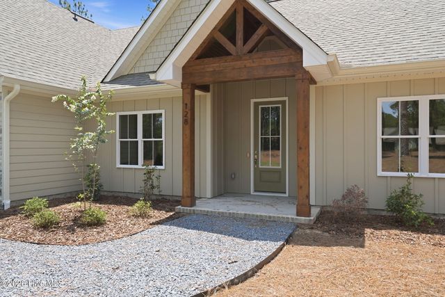 128 Banbridge Drive, West End, NC 27376