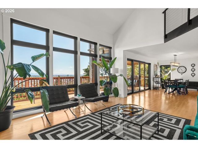 526 Nw MARLBOROUGH Ave, Portland, OR 97210