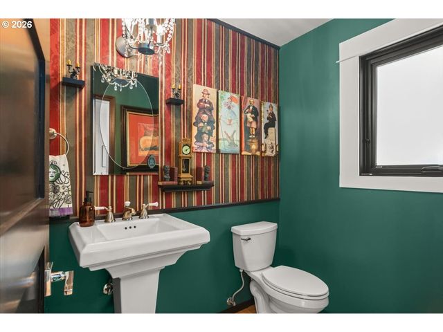 526 Nw MARLBOROUGH Ave, Portland, OR 97210