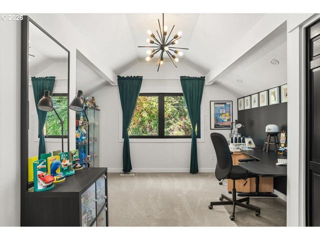 526 Nw MARLBOROUGH Ave, Portland, OR 97210
