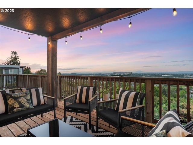 526 Nw MARLBOROUGH Ave, Portland, OR 97210