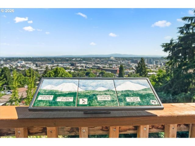 526 Nw MARLBOROUGH Ave, Portland, OR 97210