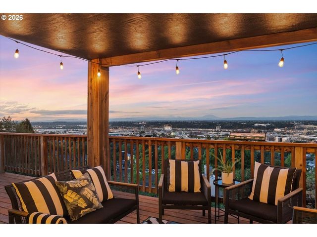 526 Nw MARLBOROUGH Ave, Portland, OR 97210