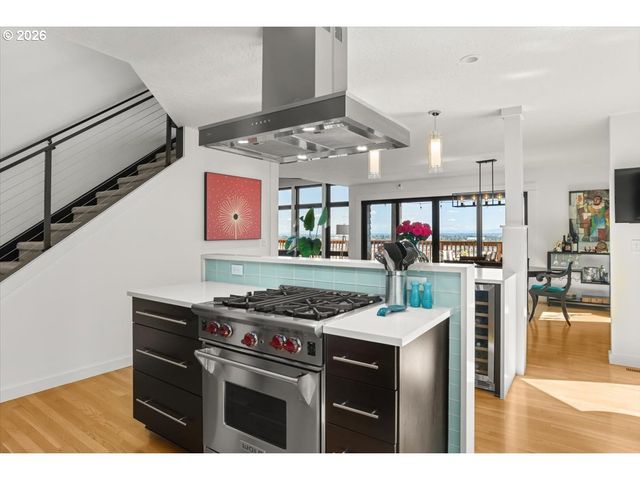 526 Nw MARLBOROUGH Ave, Portland, OR 97210