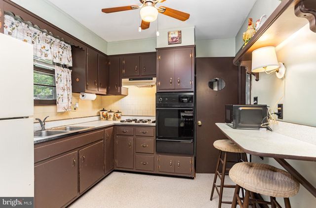 4234 NECKER AVE, Baltimore, MD 21236