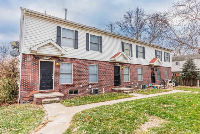 25523 Knoll Drive, Roseville, MI 48066