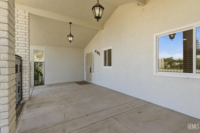 6101 Olive Drive, Bakersfield, CA 93308