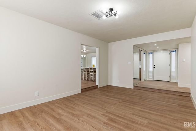 6101 Olive Drive, Bakersfield, CA 93308