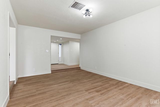 6101 Olive Drive, Bakersfield, CA 93308