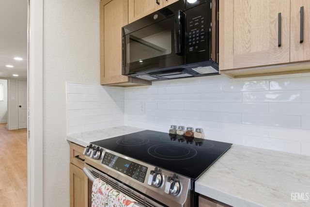 6101 Olive Drive, Bakersfield, CA 93308