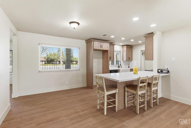 6101 Olive Drive, Bakersfield, CA 93308