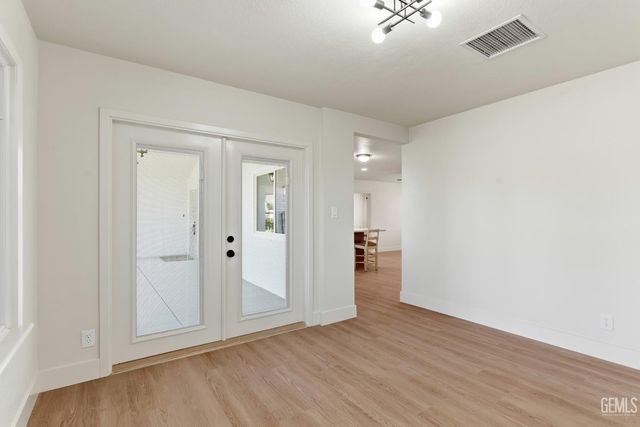 6101 Olive Drive, Bakersfield, CA 93308