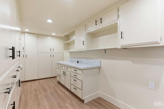 6101 Olive Drive, Bakersfield, CA 93308