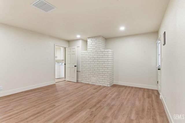 6101 Olive Drive, Bakersfield, CA 93308