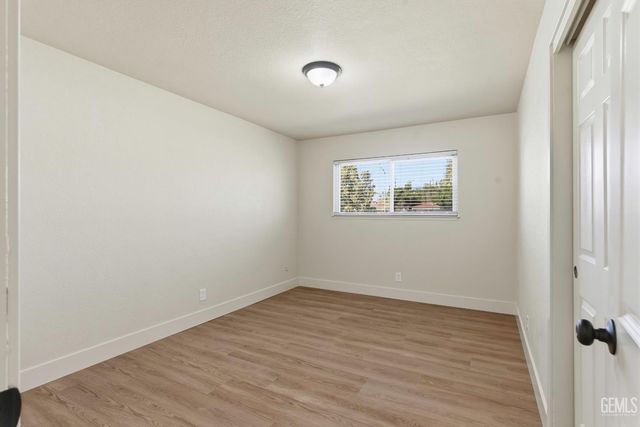 6101 Olive Drive, Bakersfield, CA 93308