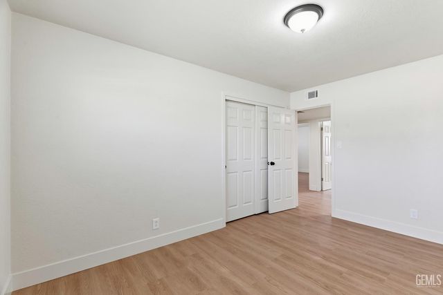 6101 Olive Drive, Bakersfield, CA 93308