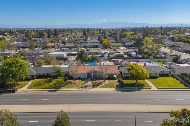 6101 Olive Drive, Bakersfield, CA 93308