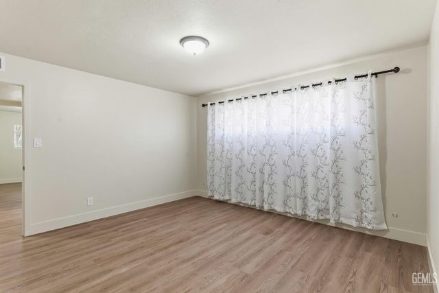 6101 Olive Drive, Bakersfield, CA 93308