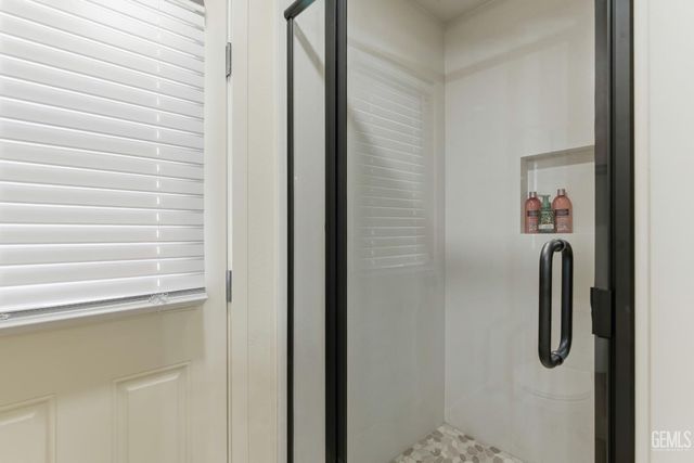 6101 Olive Drive, Bakersfield, CA 93308