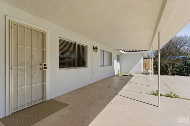 6101 Olive Drive, Bakersfield, CA 93308