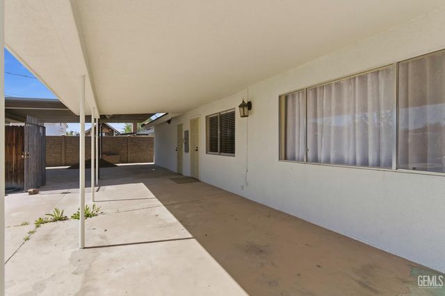 6101 Olive Drive, Bakersfield, CA 93308