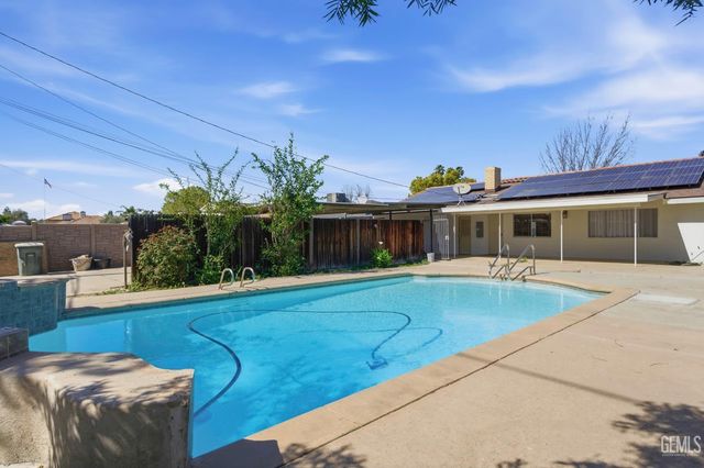 6101 Olive Drive, Bakersfield, CA 93308